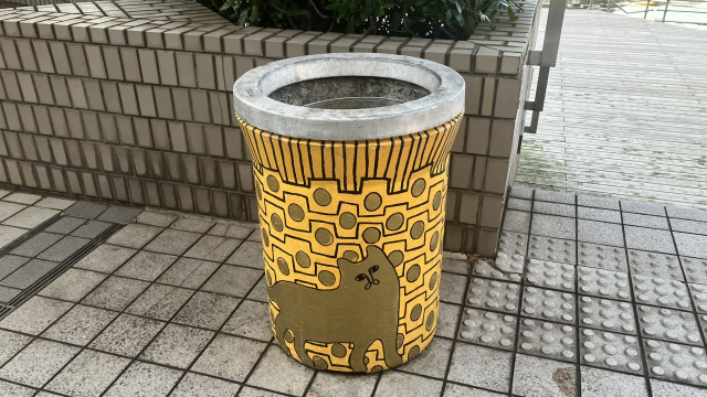 金色のネコ（天王洲アイル第四公園）