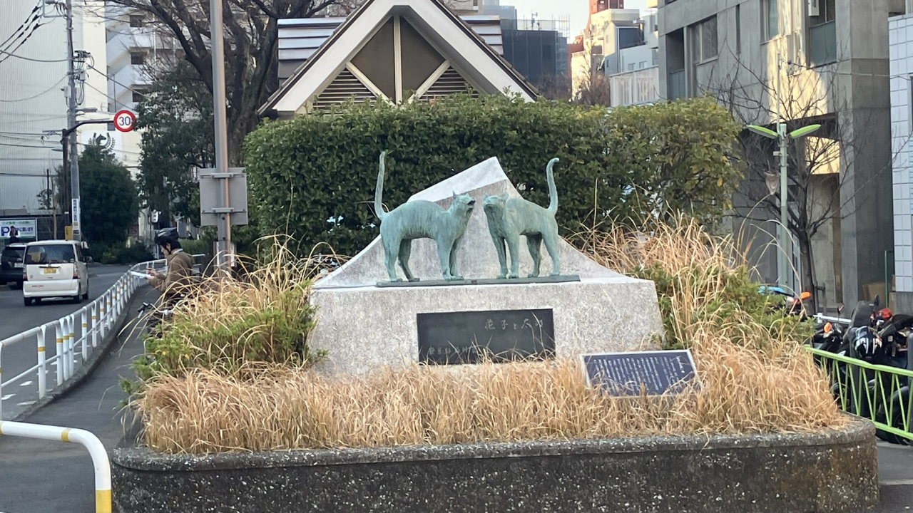 「花子と太郎」像