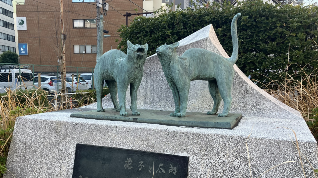 「花子と太郎」像